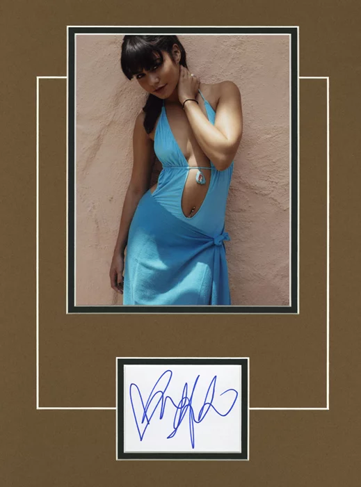 Vanessa Hudgens autograph