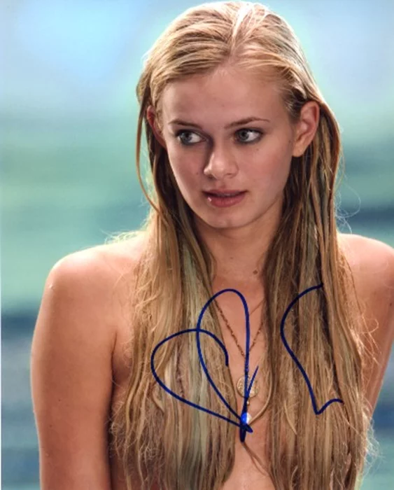 Sara Paxton autograph