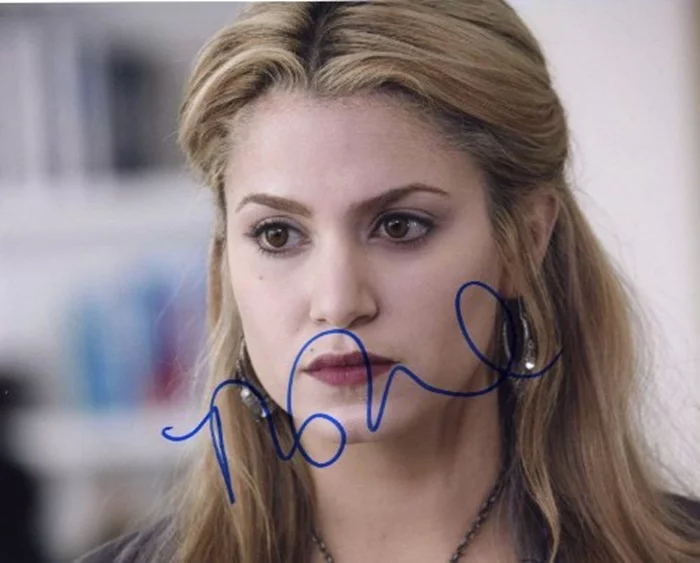 Nikki Reed autograph