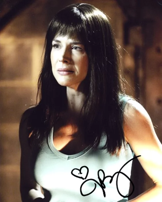 Julie Benz autograph