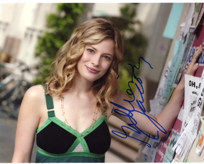 Gillian Jacobs autograph