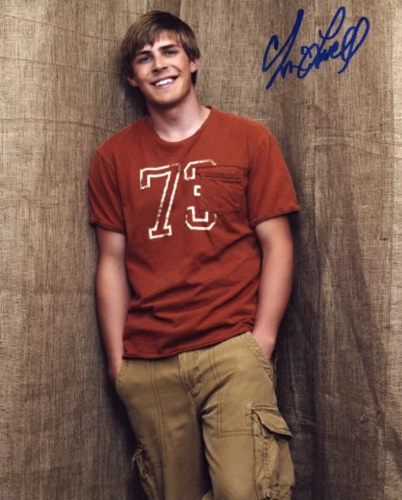 Chris Lowell autograph