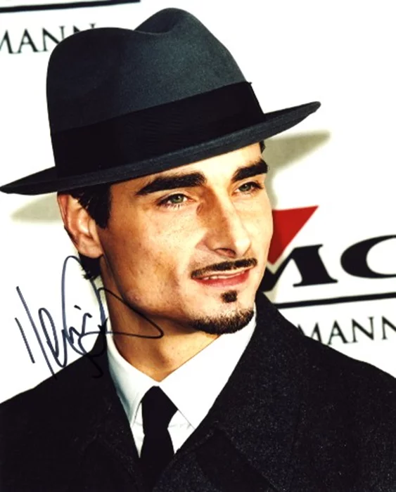 Kevin Richardson autograph