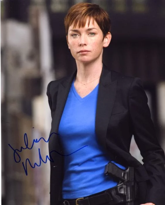 Julianne Nicholson autograph