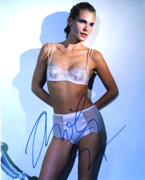 Molly Sims autograph