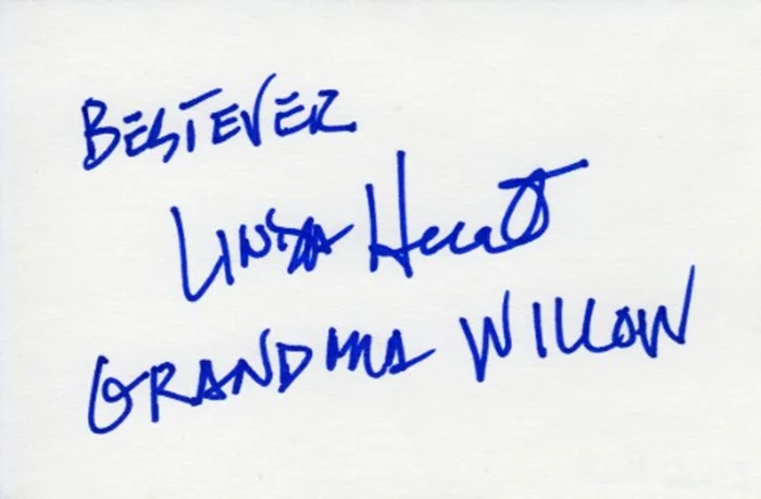 Linda Hunt autograph