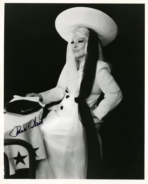 Mae West autograph