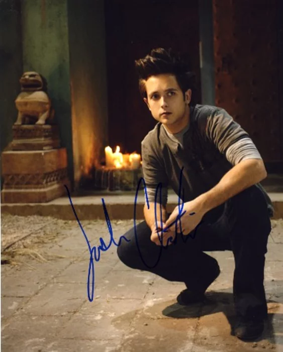 Justin Chatwin autograph