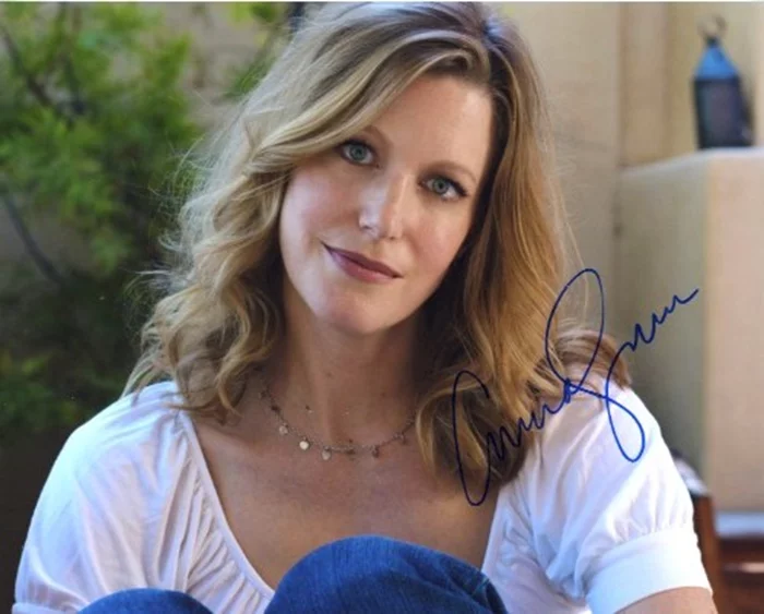 Anna Gunn autograph