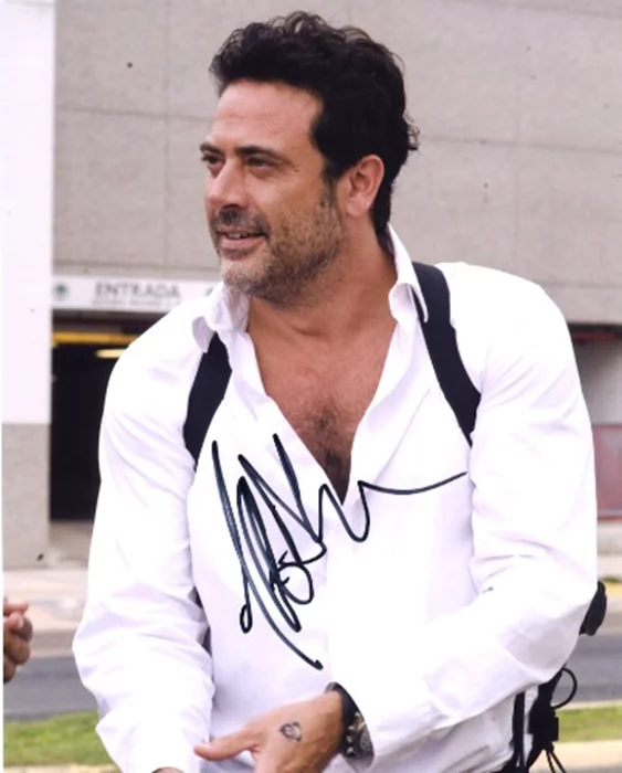 Jeffrey Dean Morgan autograph