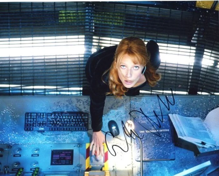 Gwyneth Paltrow autograph