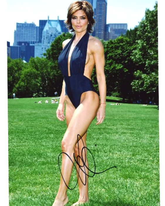 Lisa Rinna autograph