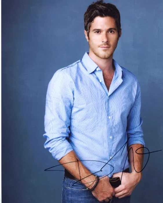 Dave Annable autograph