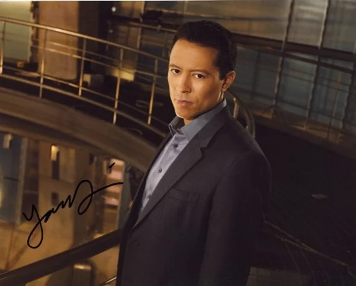 Yancey Arias autograph