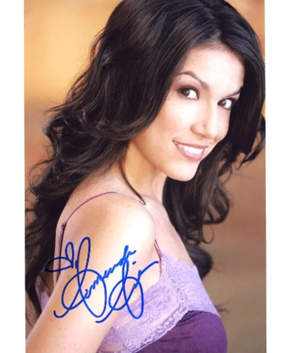 Amanda Avila autograph