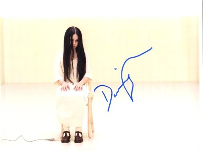 Daveigh Chase autograph