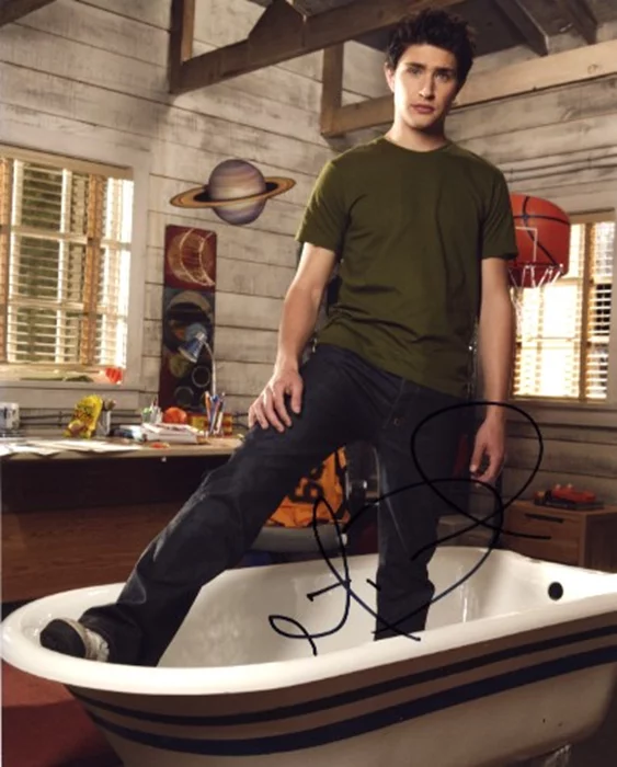 Matt Dallas autograph