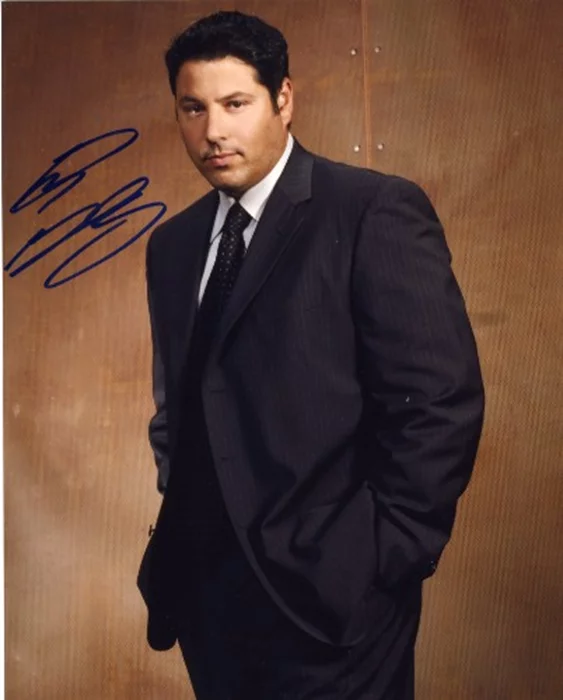 Greg Grunberg autograph