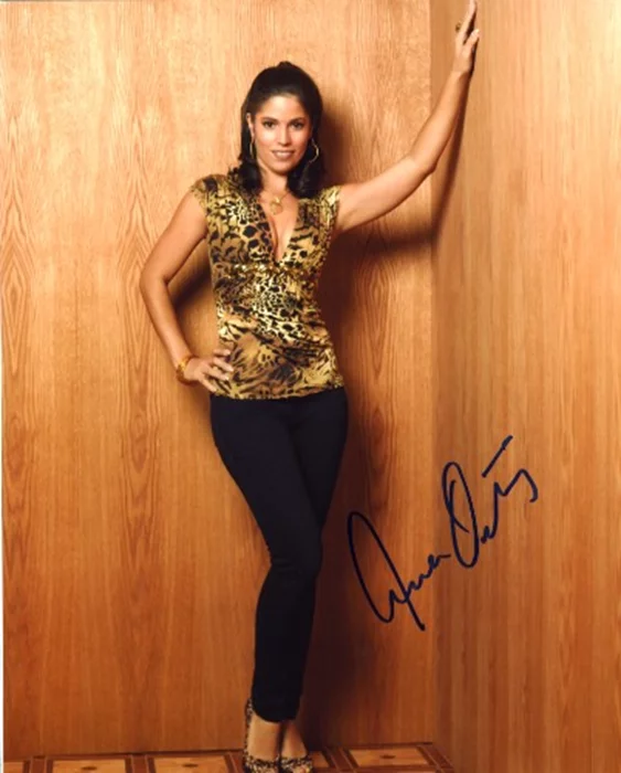 Ana Ortiz autograph