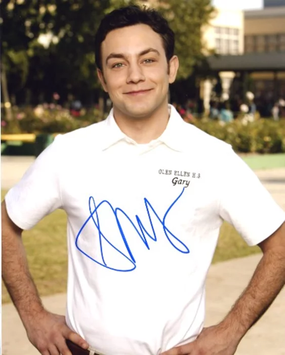 Jonathan Sadowski autograph