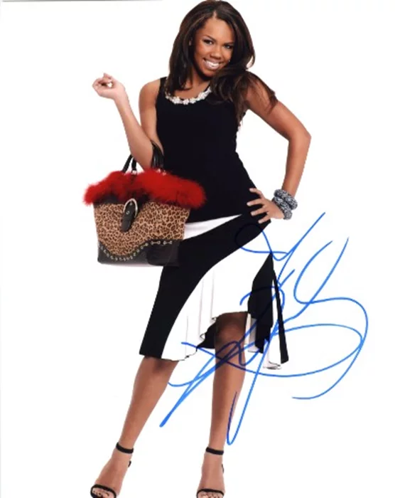 Kiely Williams autograph