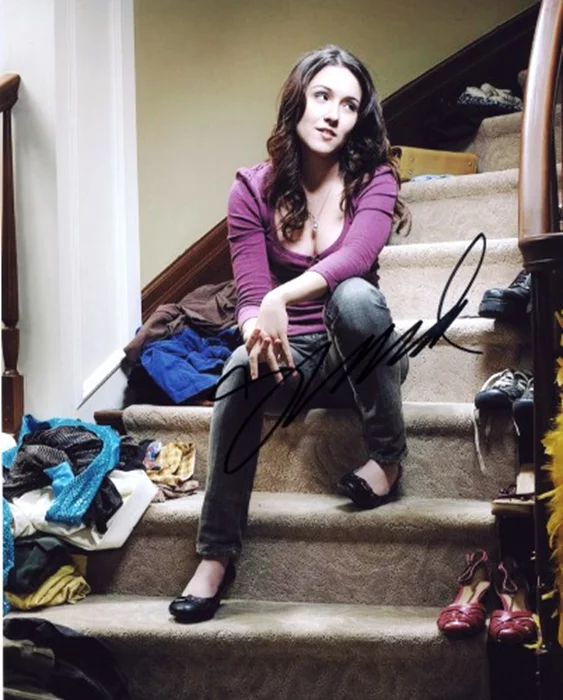 Shannon Woodward autograph
