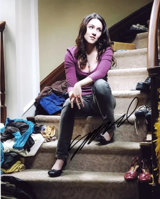 Shannon Woodward autograph