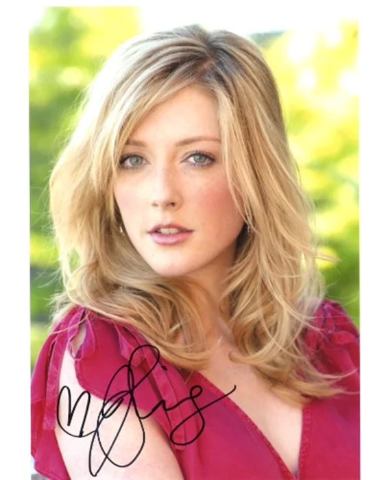 Jennifer Finnigan autograph