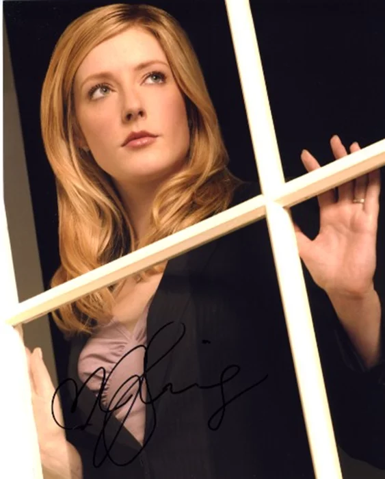 Jennifer Finnigan autograph