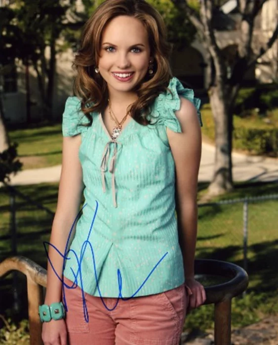 Meaghan Jette Martin autograph
