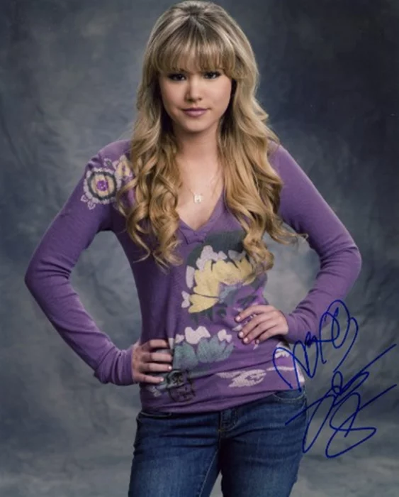 Taylor Spreitler autograph