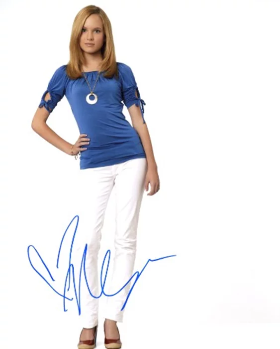 Meaghan Jette Martin autograph
