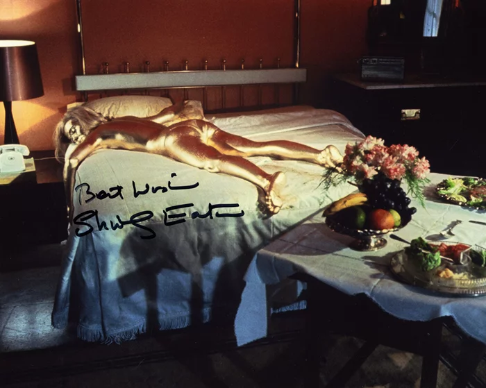 Shirley Eaton autograph