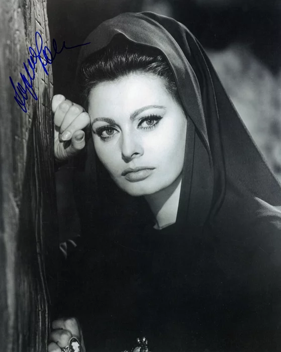 Sophia Loren autograph