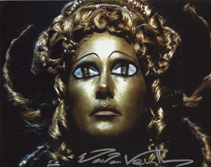 Wanda Ventham autograph