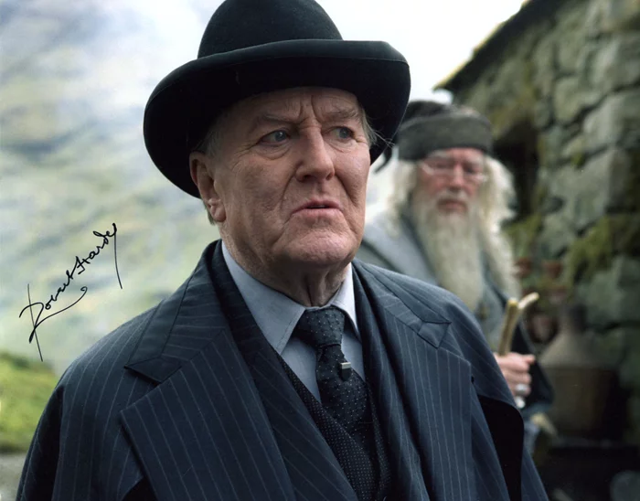 Robert Hardy autograph