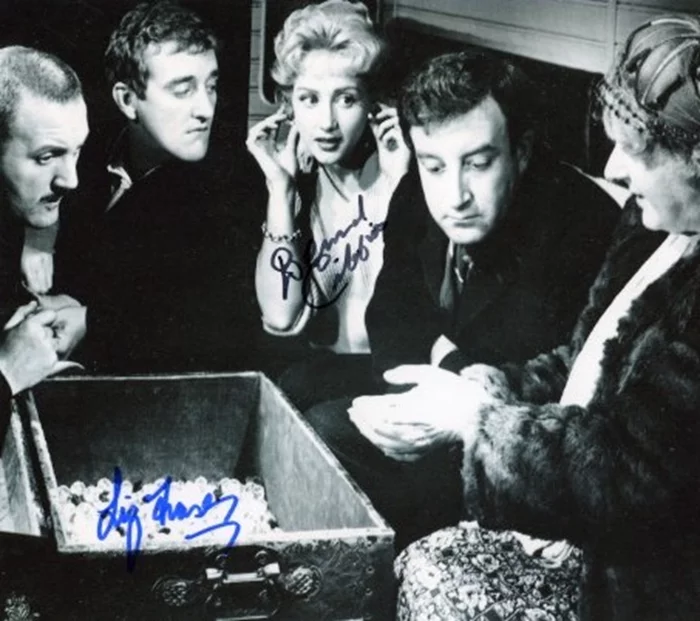 Two Way Stretch autograph