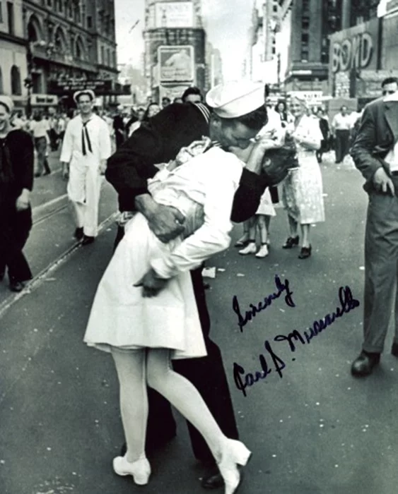 Carl Muscarello autograph