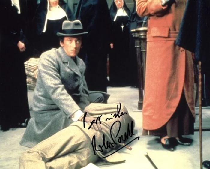 Robert Powell autograph