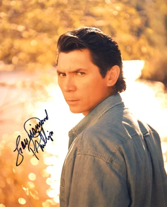 Lou Diamond Phillips autograph