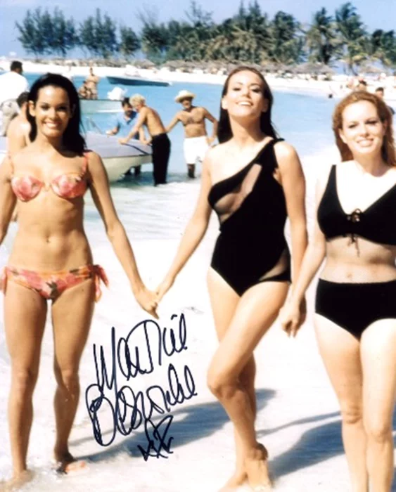 Martine Beswick autograph