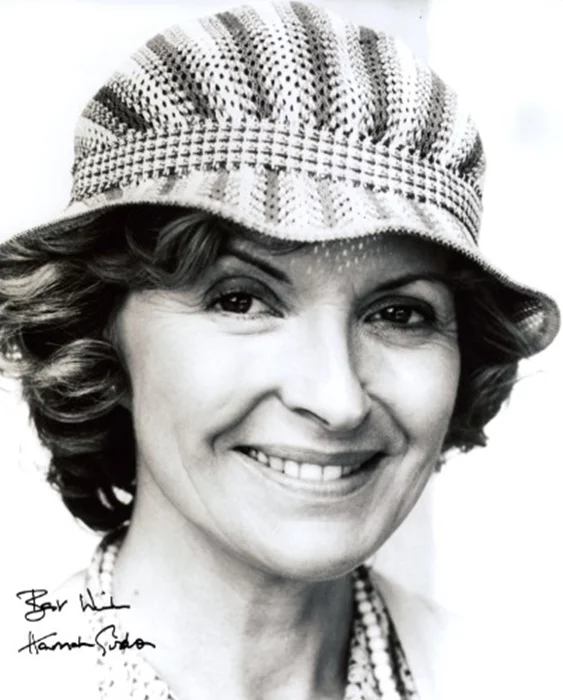 Hannah Gordon autograph