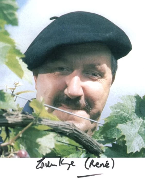 Gorden Kaye autograph