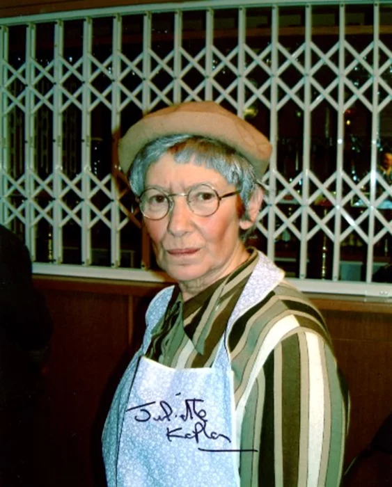 Juliette Kaplan autograph