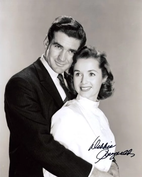Debbie Reynolds autograph