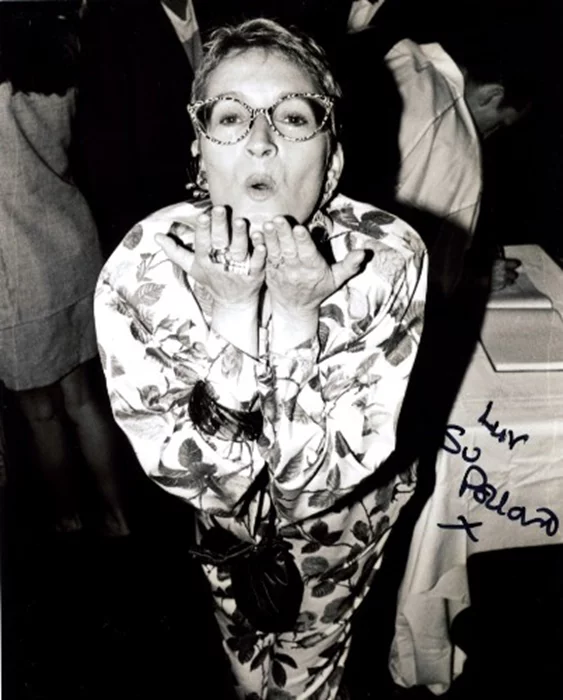 Su Pollard autograph