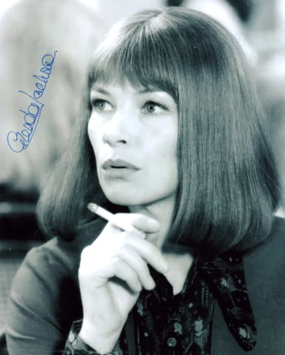 Glenda Jackson autograph