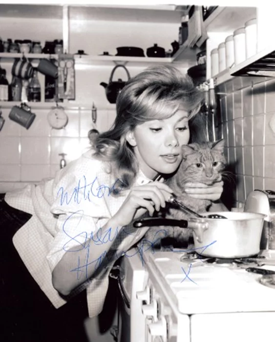 Susan Hampshire autograph