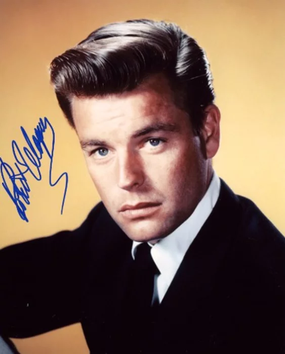 Robert Wagner autograph