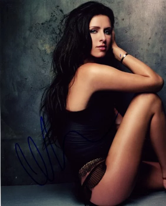 Nikki Hilton autograph